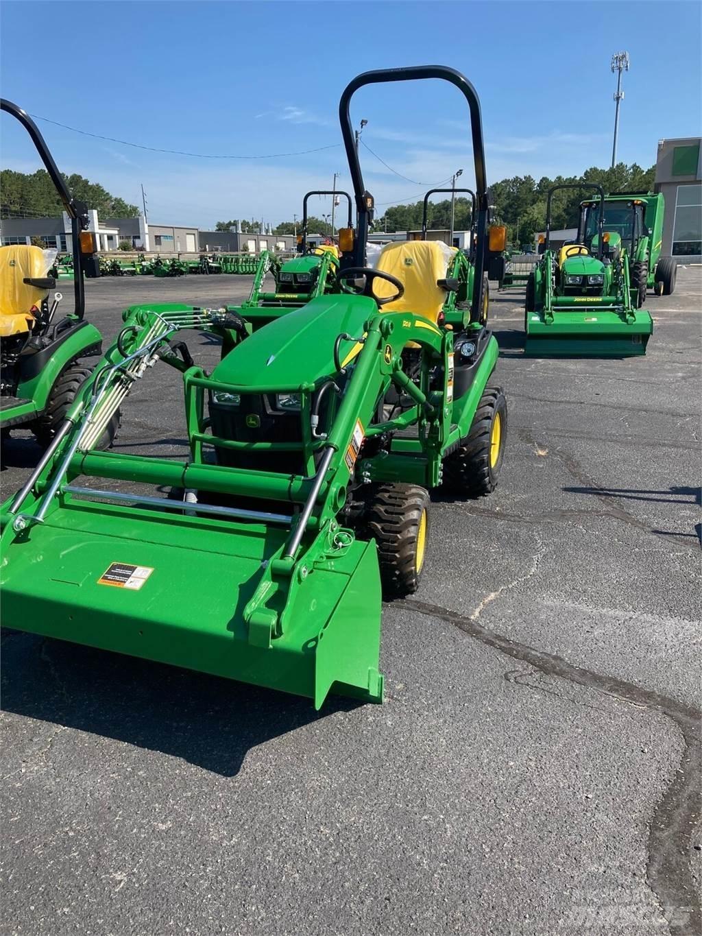 John Deere 1025R Трактори