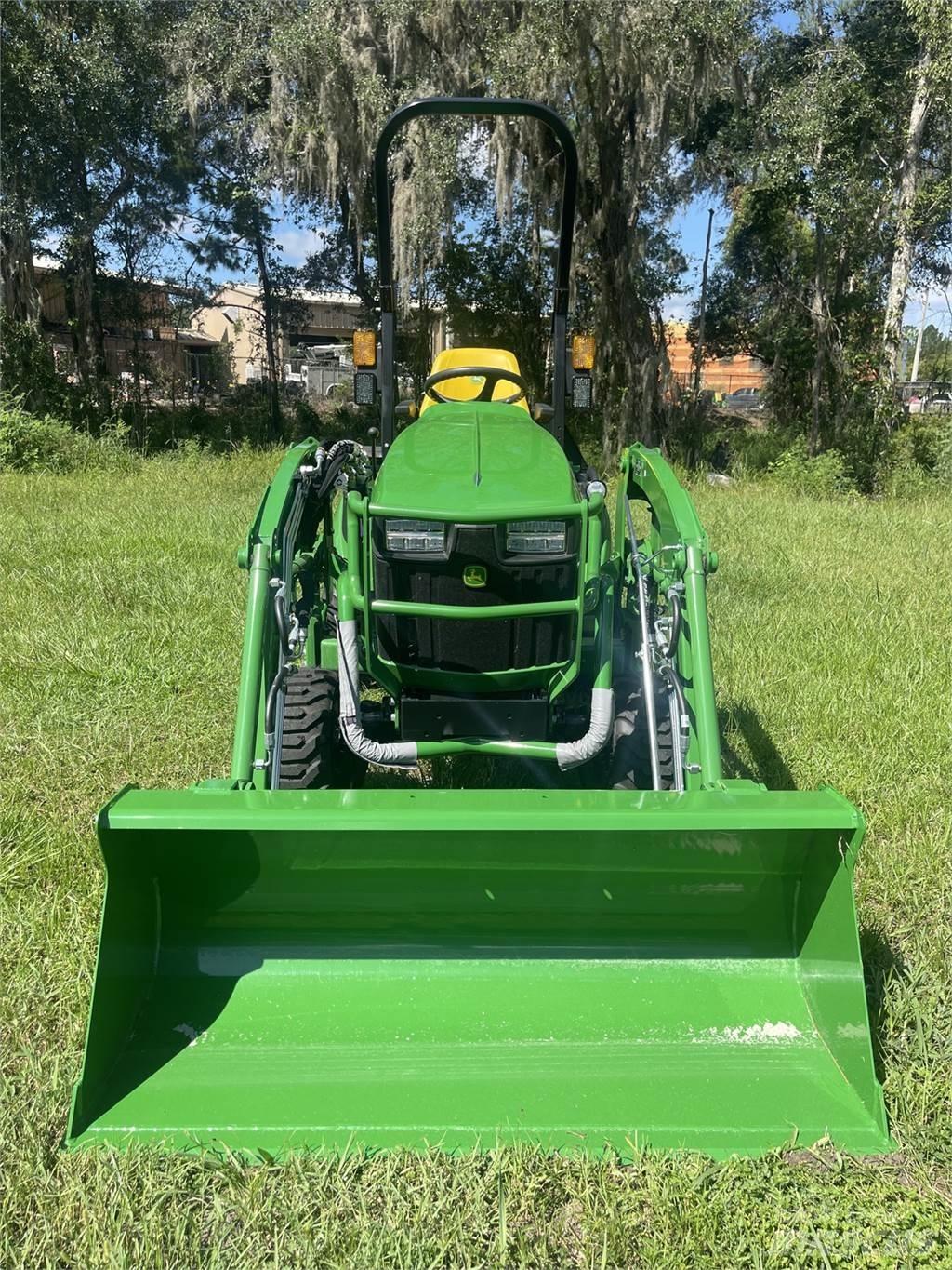 John Deere 1025R Трактори