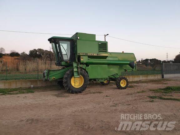 John Deere 1177 Зернозбиральні комбайни