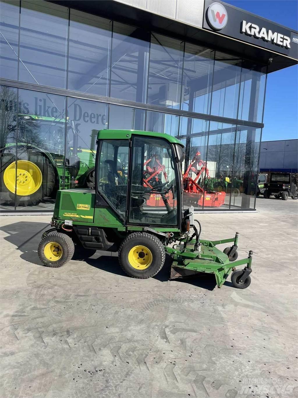 John Deere 1505 Самохідні газонокосарки