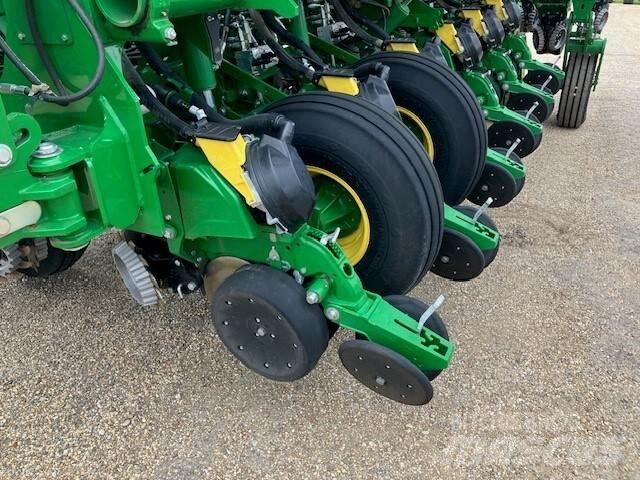 John Deere 1795 Cажалки