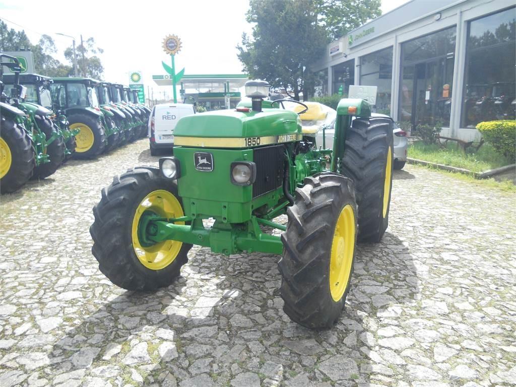 John Deere 1850 Трактори