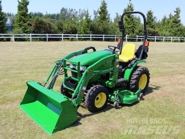 John Deere 2025R Трактори
