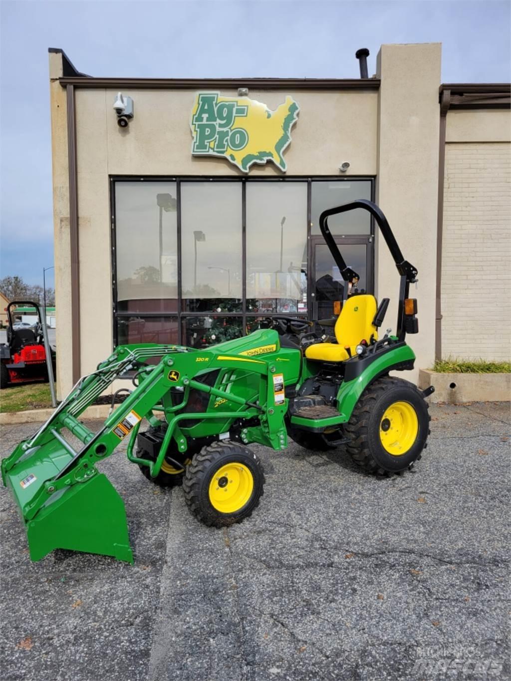John Deere 2025R Трактори