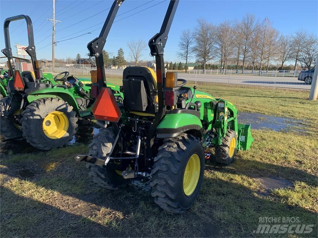 John Deere 2025R Трактори