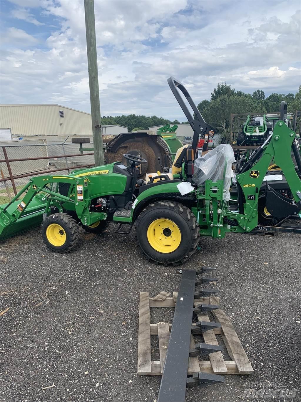 John Deere 2025R Трактори