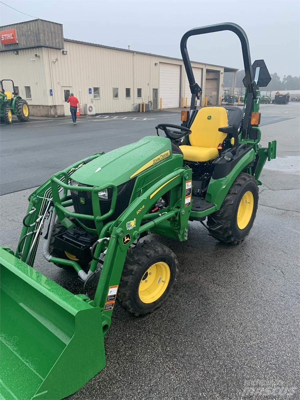 John Deere 2025R Трактори