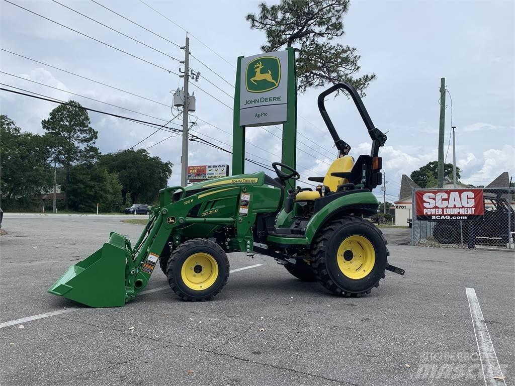 John Deere 2025R Трактори