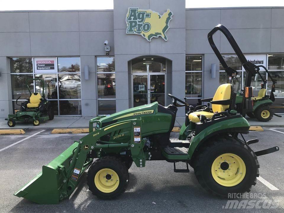John Deere 2025R Трактори