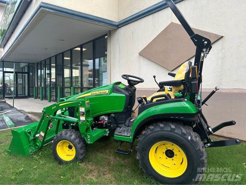 John Deere 2025R Трактори
