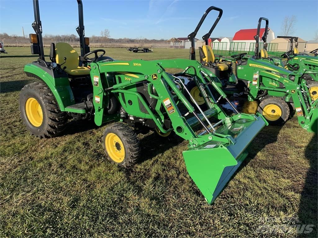 John Deere 2032R Трактори