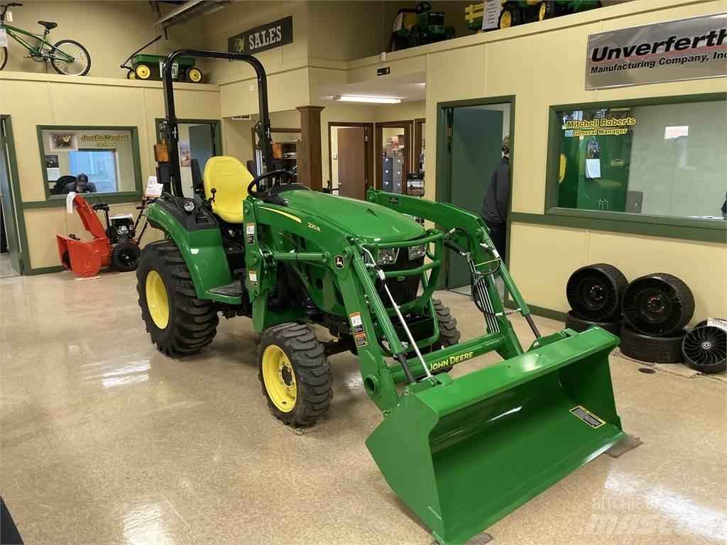 John Deere 2032R Трактори