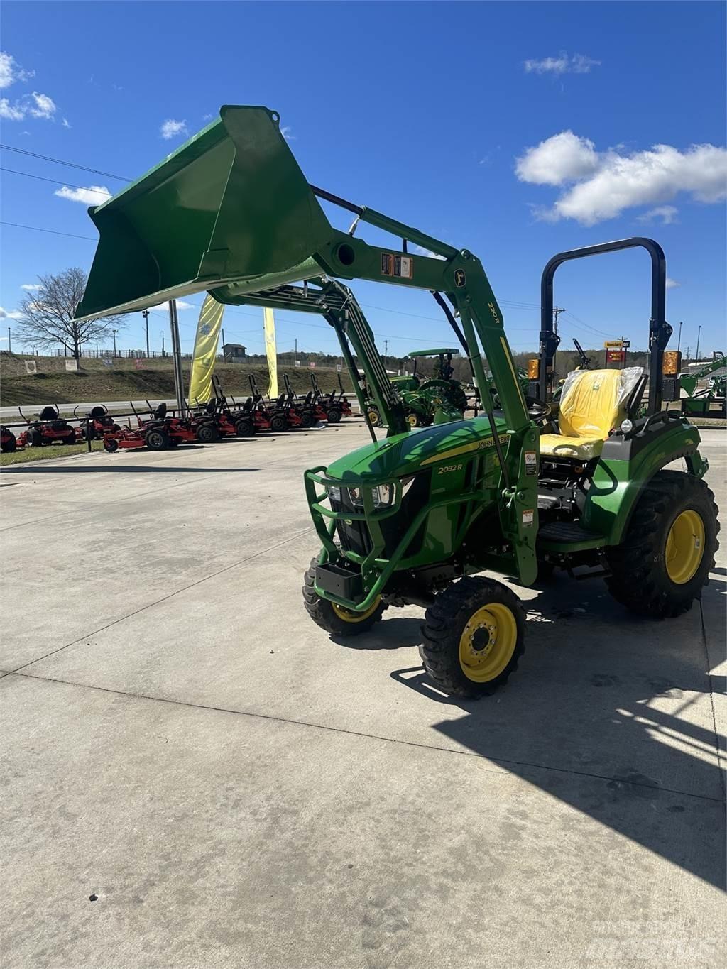 John Deere 2032R Трактори