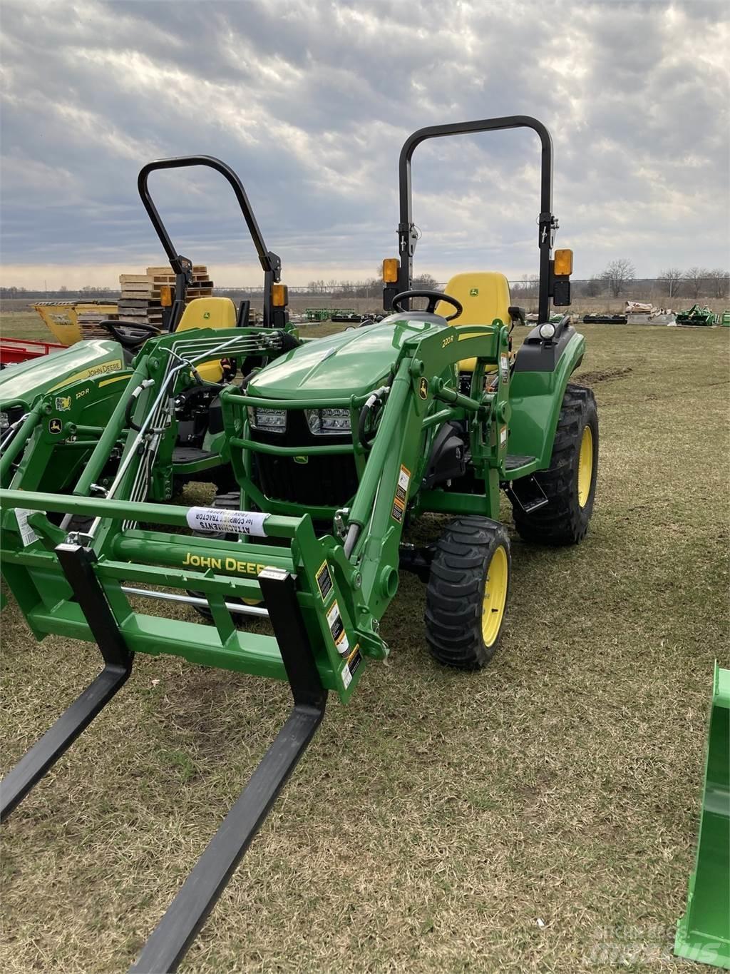 John Deere 2032R Трактори