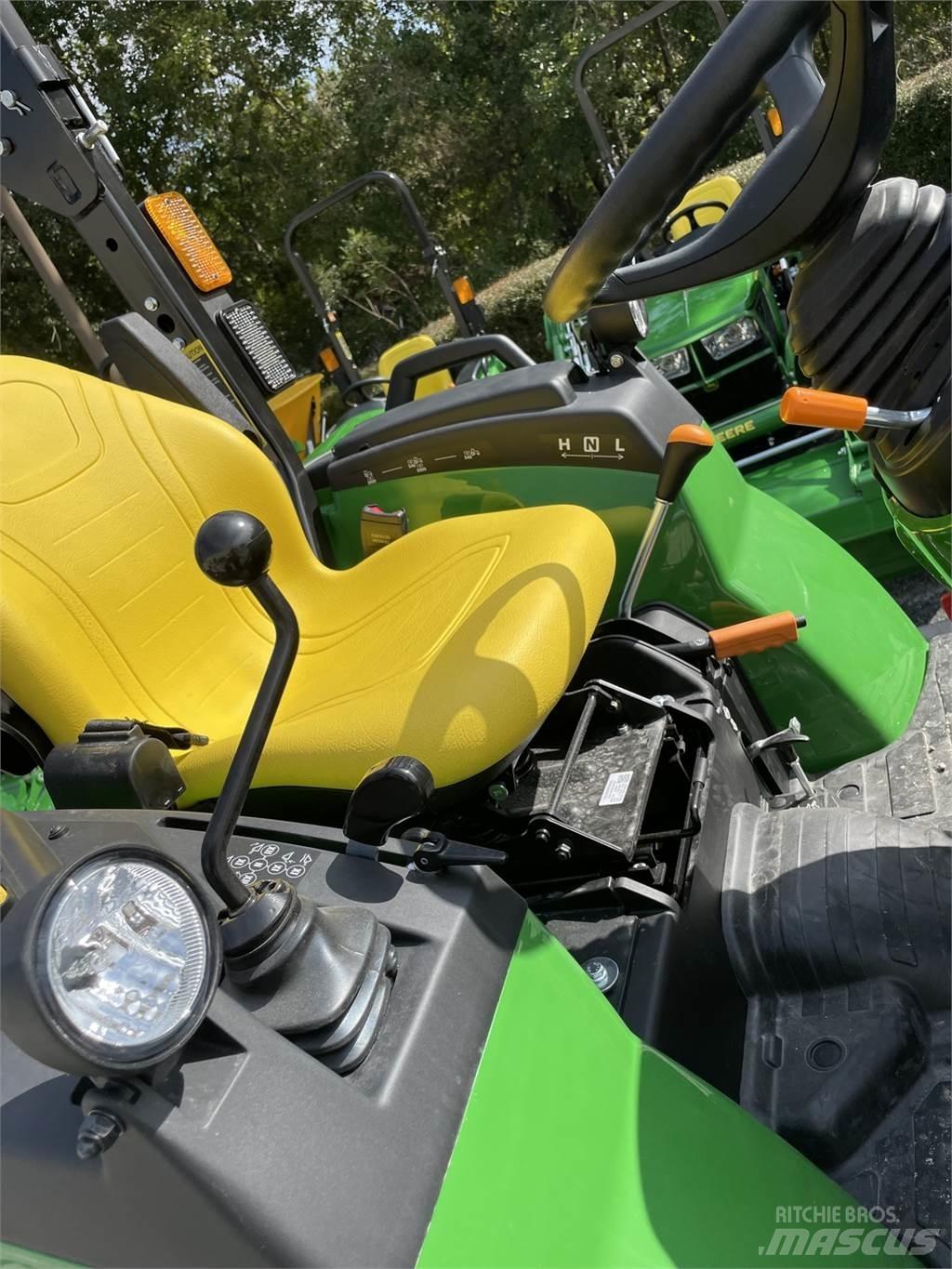John Deere 2038R Трактори