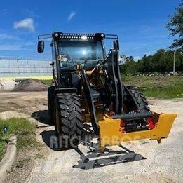 John Deere 204 G Малі навантажувачі