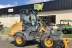 John Deere 244L Малі навантажувачі