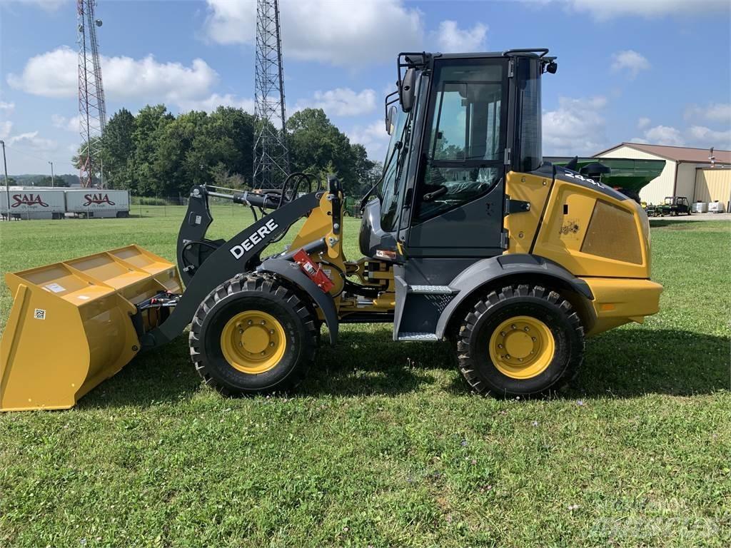 John Deere 244L Фронтальні навантажувачі