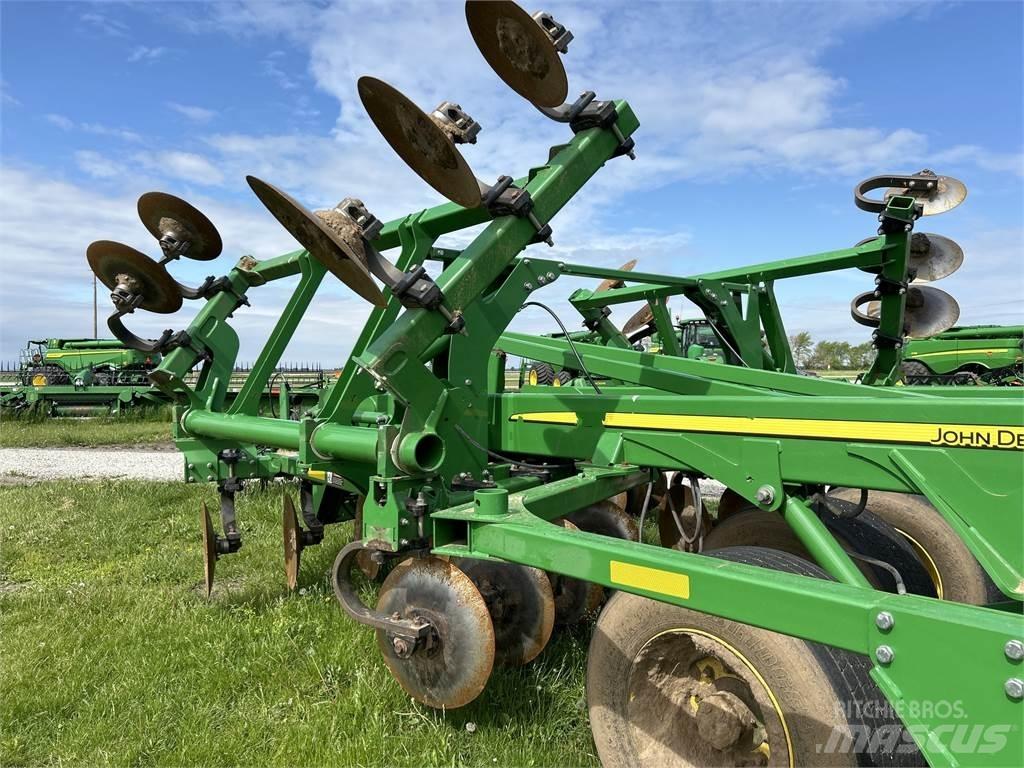 John Deere 2730 Інші землеоброблювальні машини і додаткове обладнання