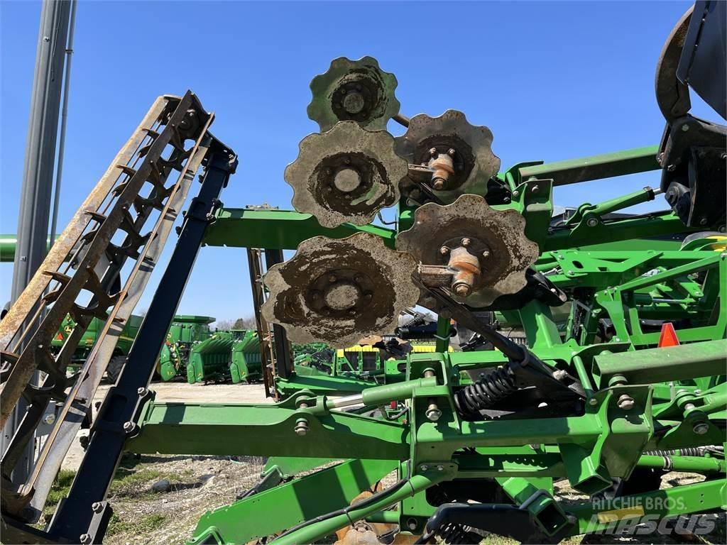 John Deere 2730 Інші землеоброблювальні машини і додаткове обладнання