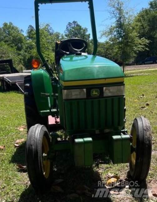 John Deere 3005 Трактори