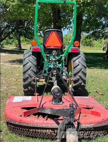 John Deere 3005 Трактори