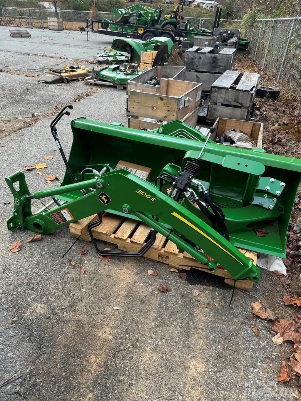 John Deere 300E Сільгосптехніка - Інші