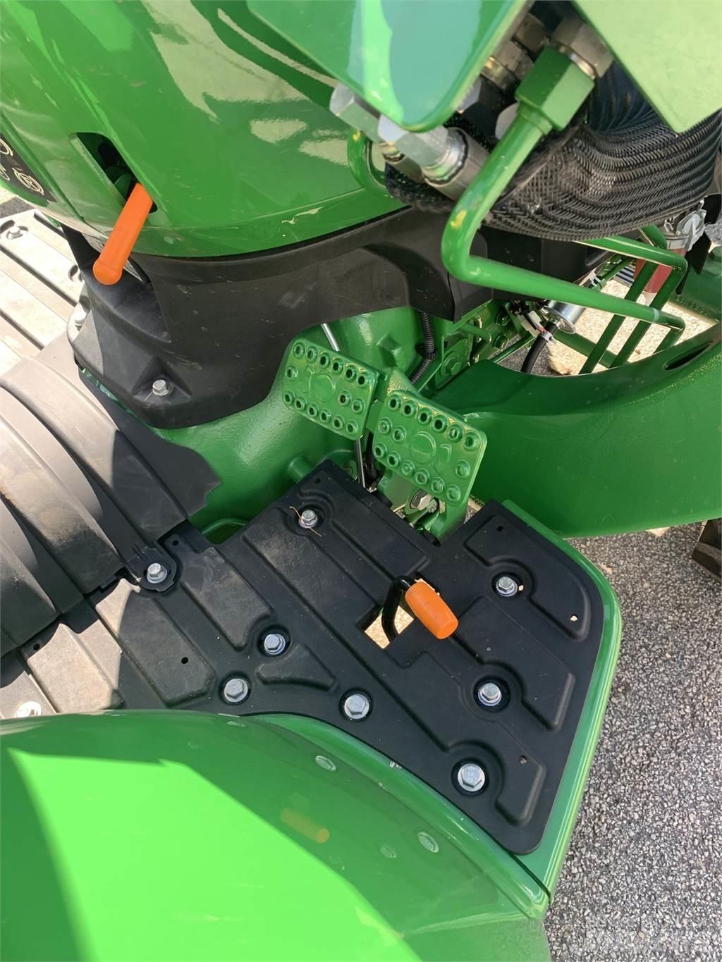 John Deere 3025D Трактори