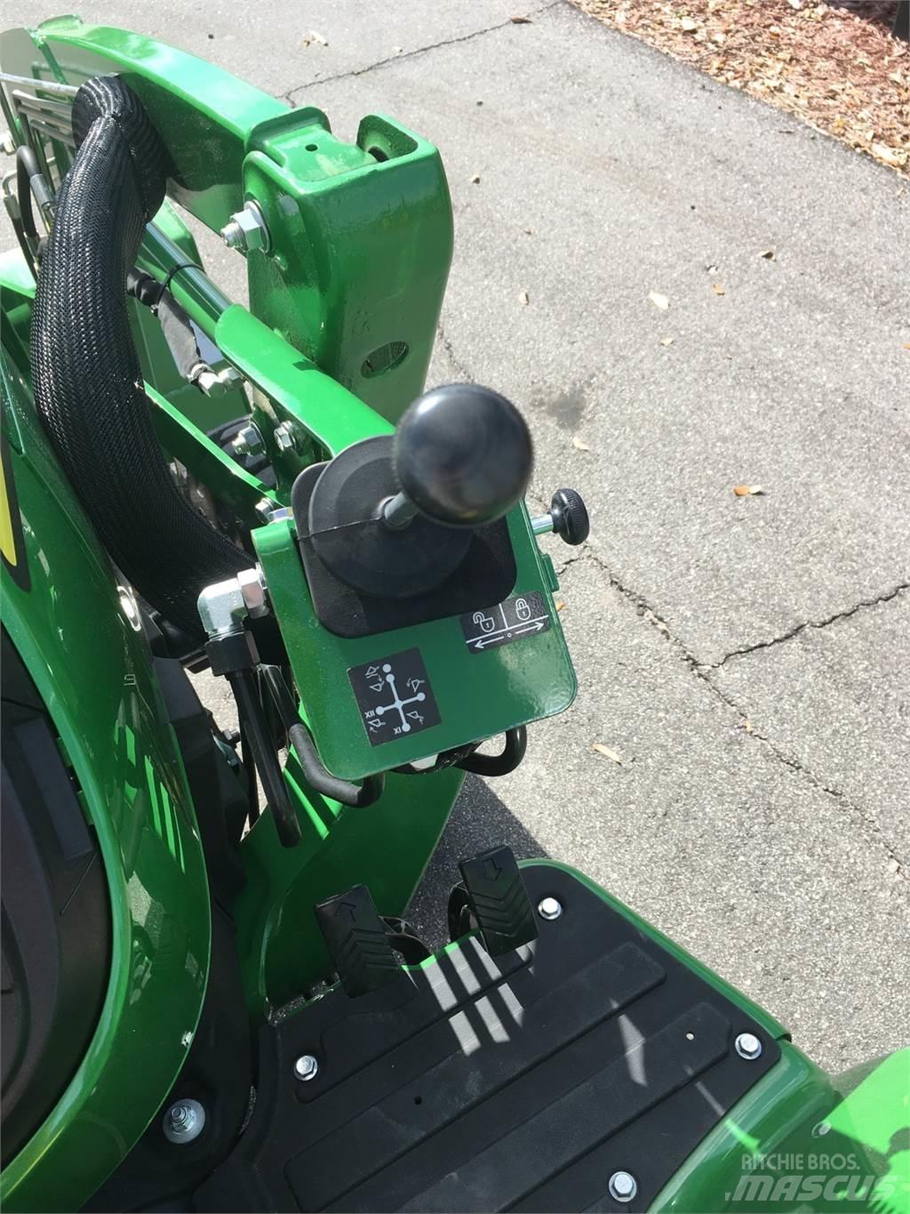 John Deere 3025E Трактори