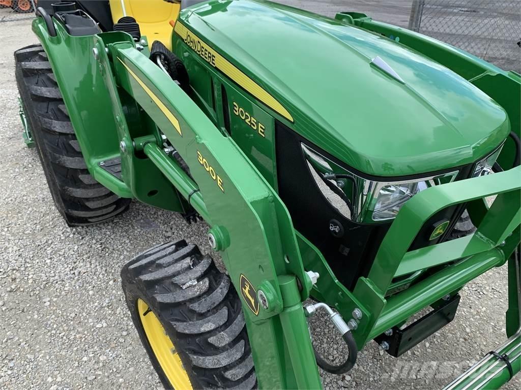John Deere 3025E Трактори