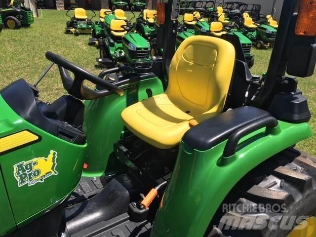 John Deere 3025E Трактори