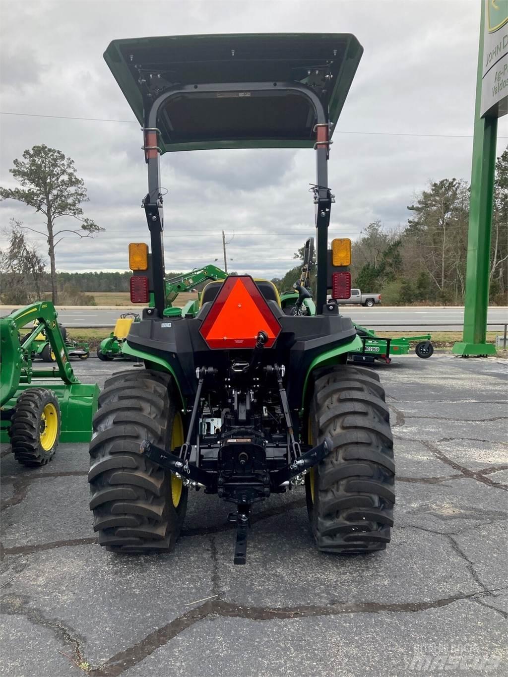 John Deere 3025E Трактори