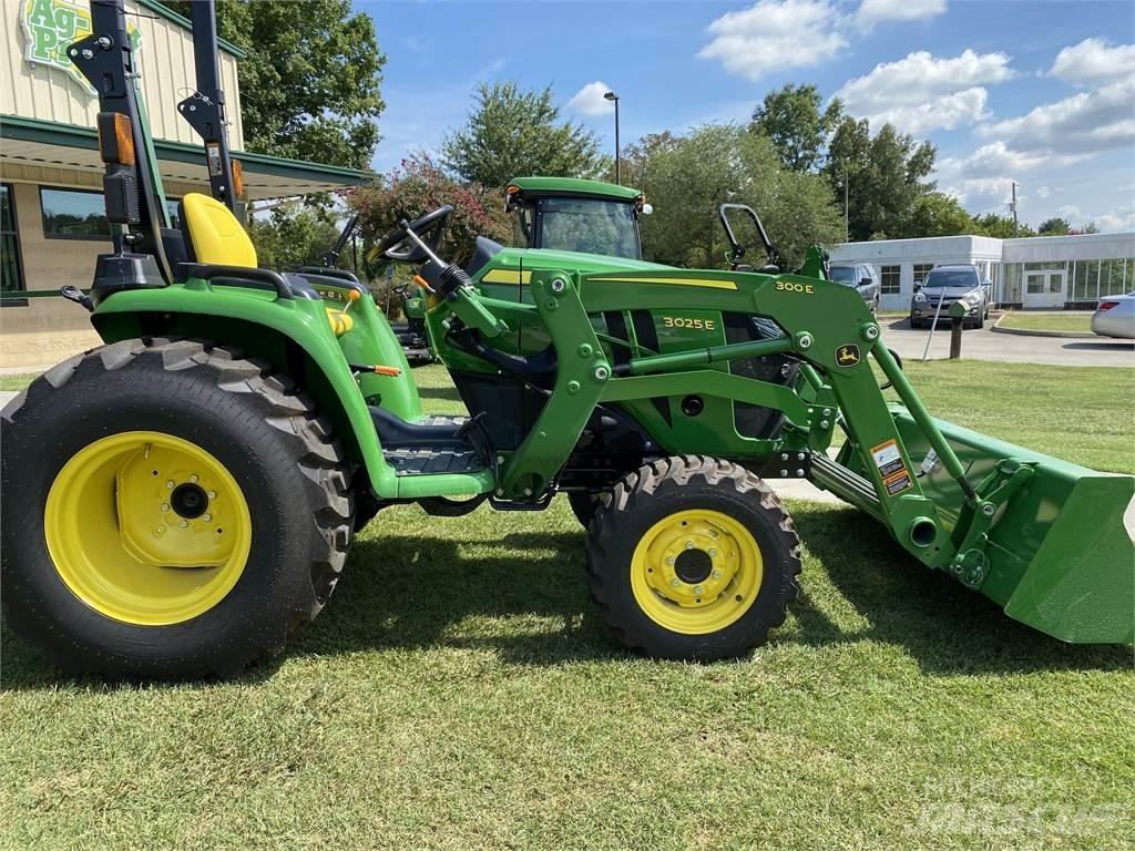 John Deere 3025E Трактори