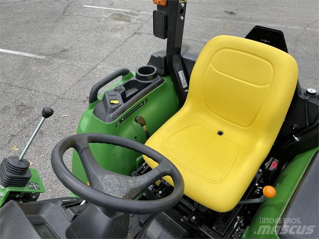 John Deere 3032E Трактори