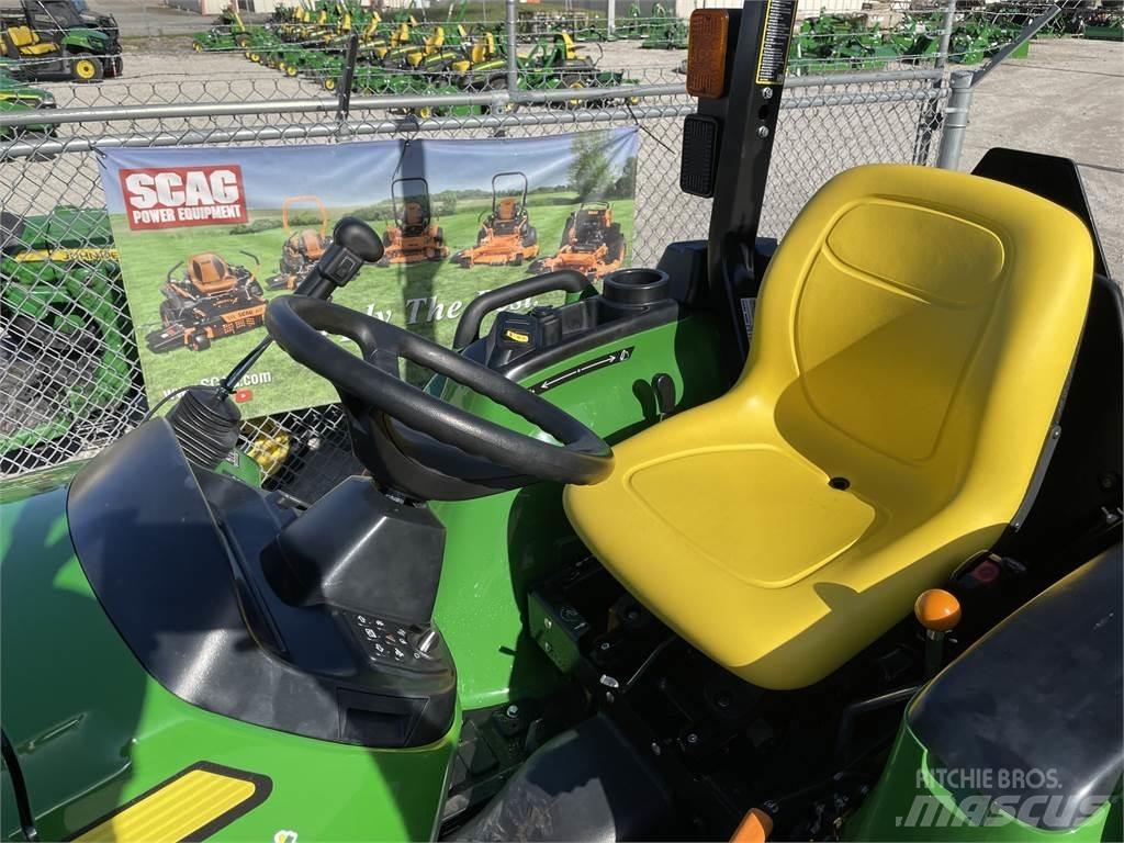John Deere 3032E Трактори