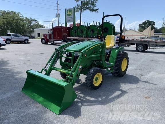 John Deere 3033R Трактори