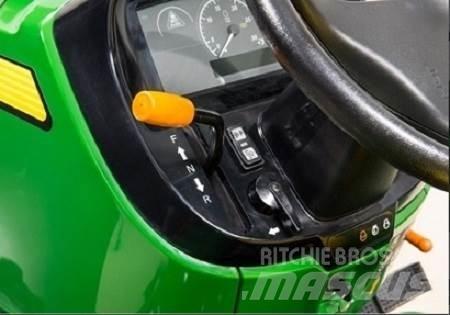 John Deere 3035D Трактори