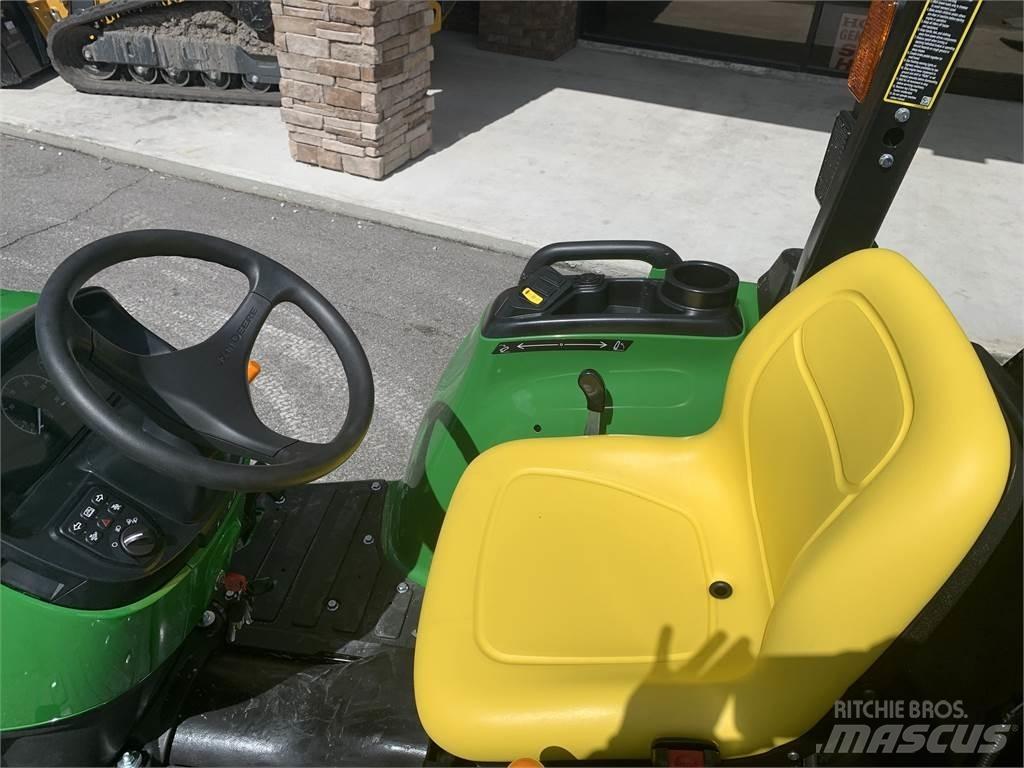 John Deere 3038E Трактори