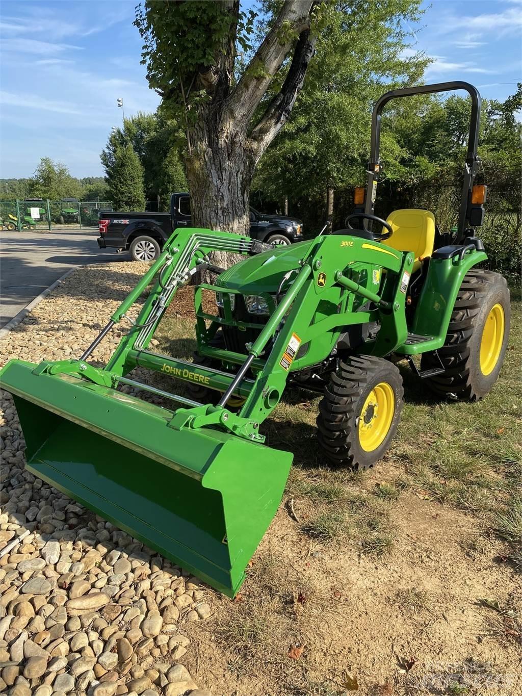 John Deere 3038E Трактори