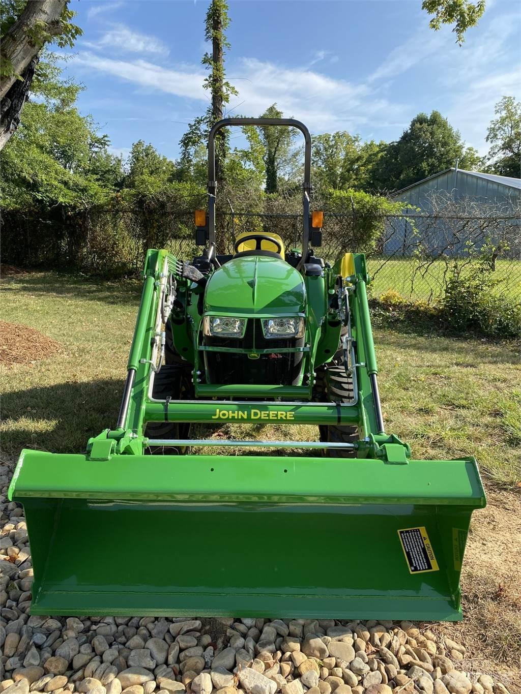 John Deere 3038E Трактори