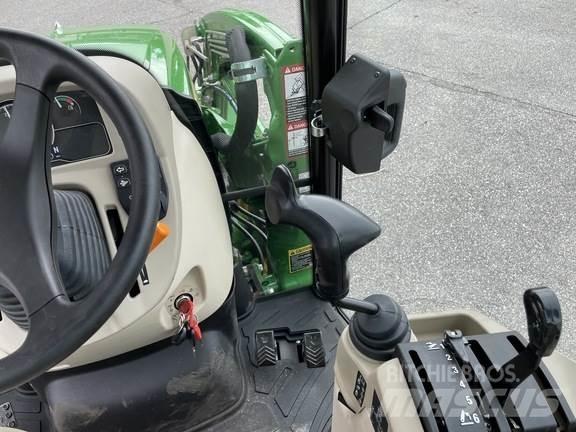 John Deere 3039R Трактори