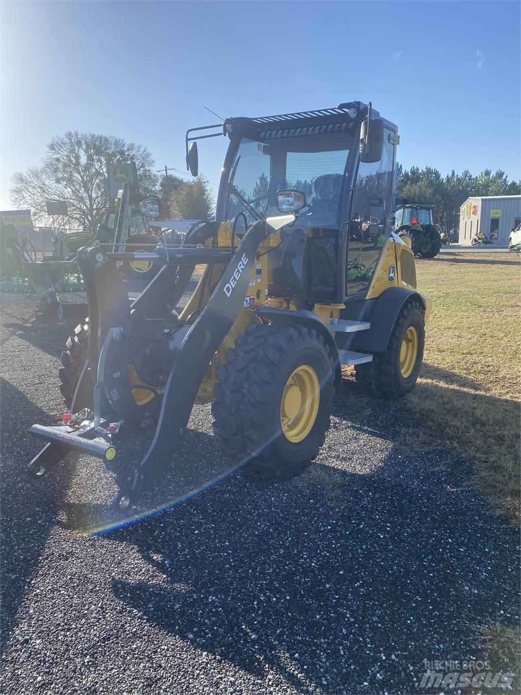 John Deere 304 G Малі навантажувачі