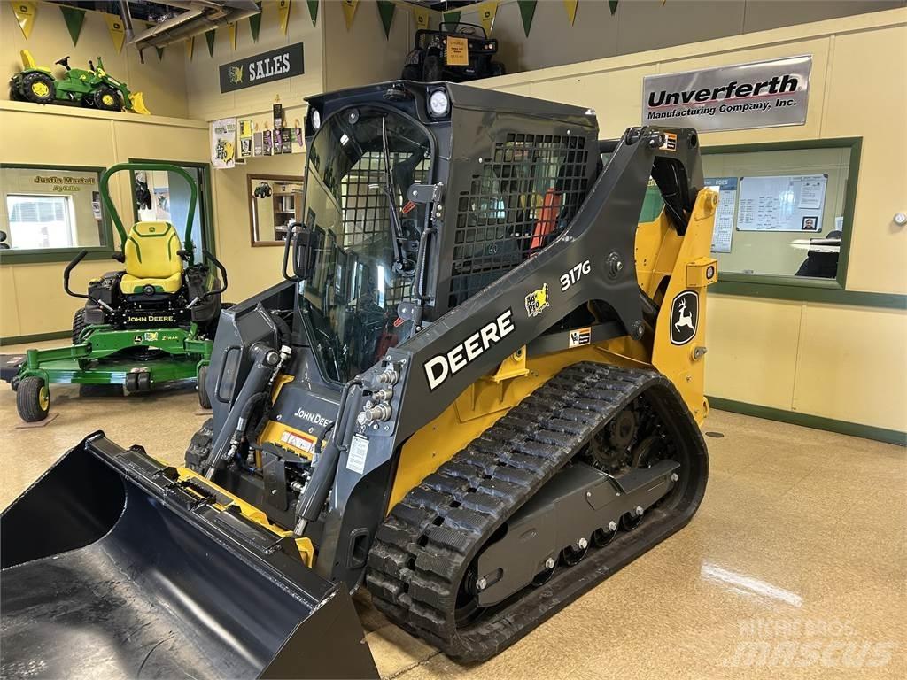 John Deere 317G Малі навантажувачі