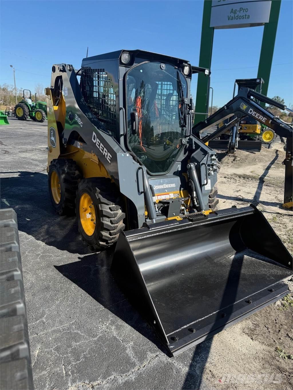 John Deere 318G Міні-навантажувачі