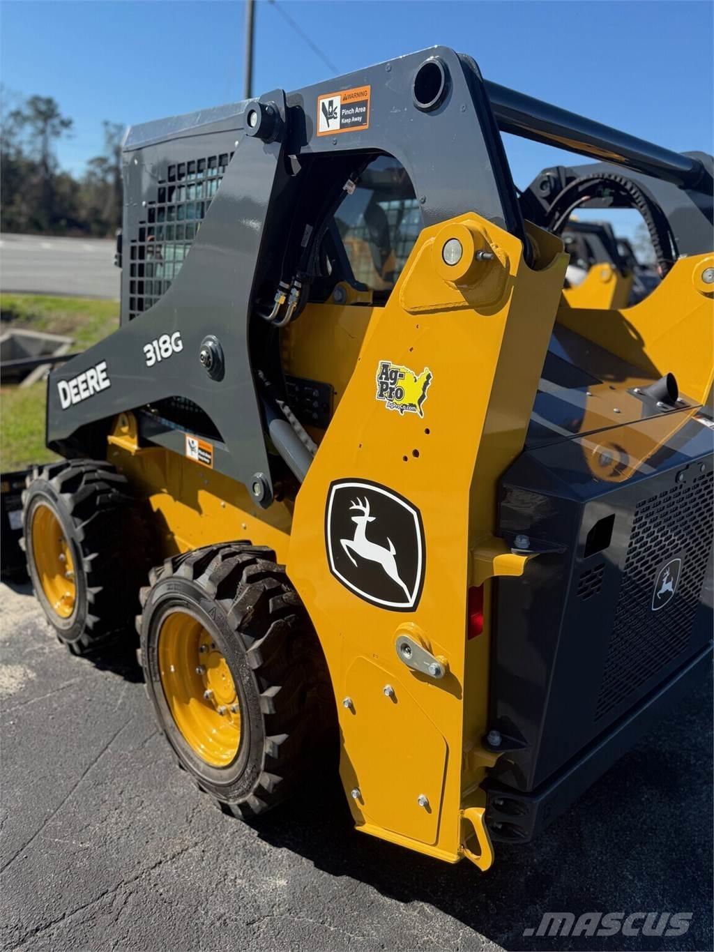 John Deere 318G Міні-навантажувачі
