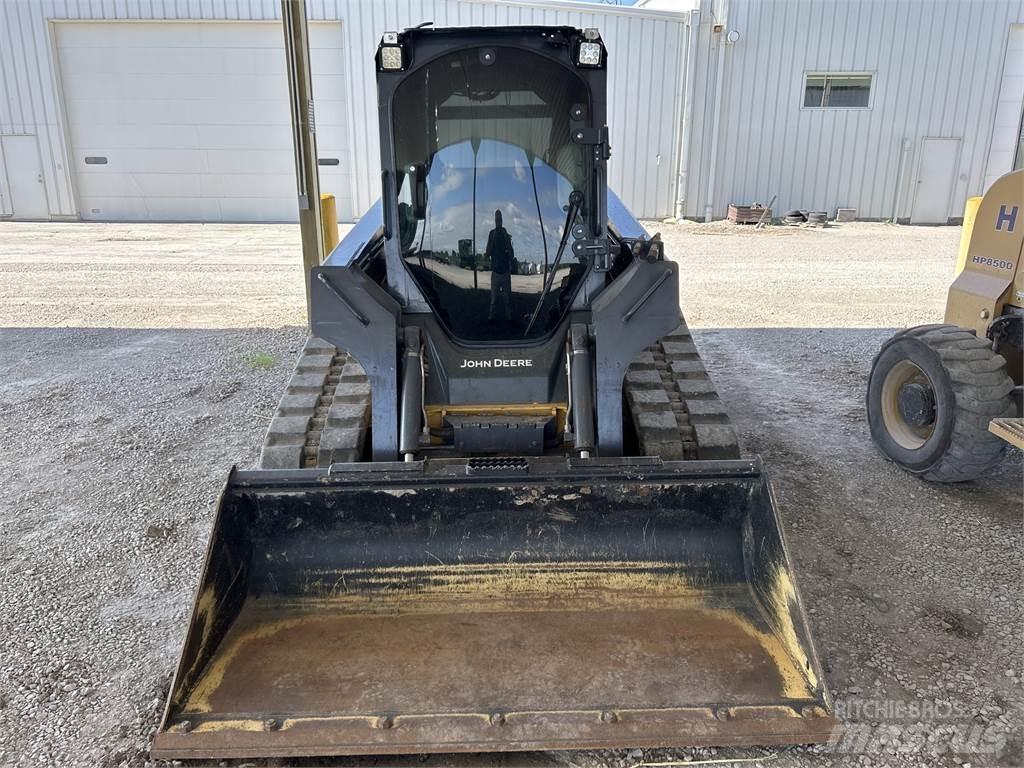 John Deere 323D Малі навантажувачі