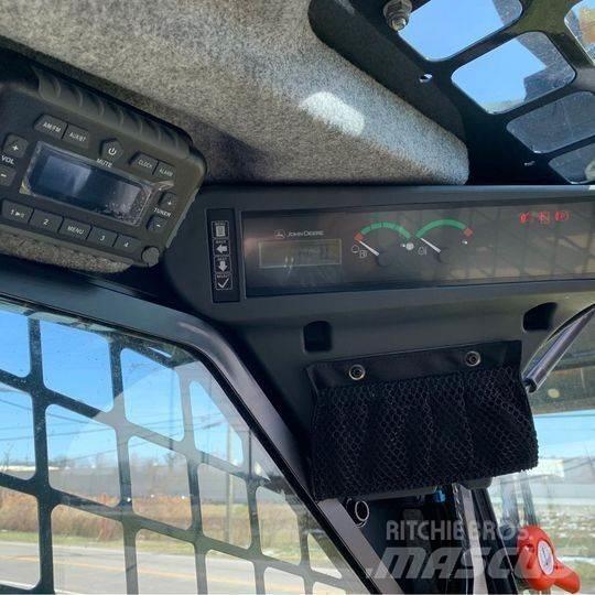 John Deere 324G Міні-навантажувачі