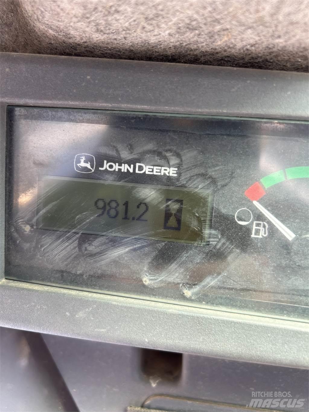 John Deere 331G Малі навантажувачі