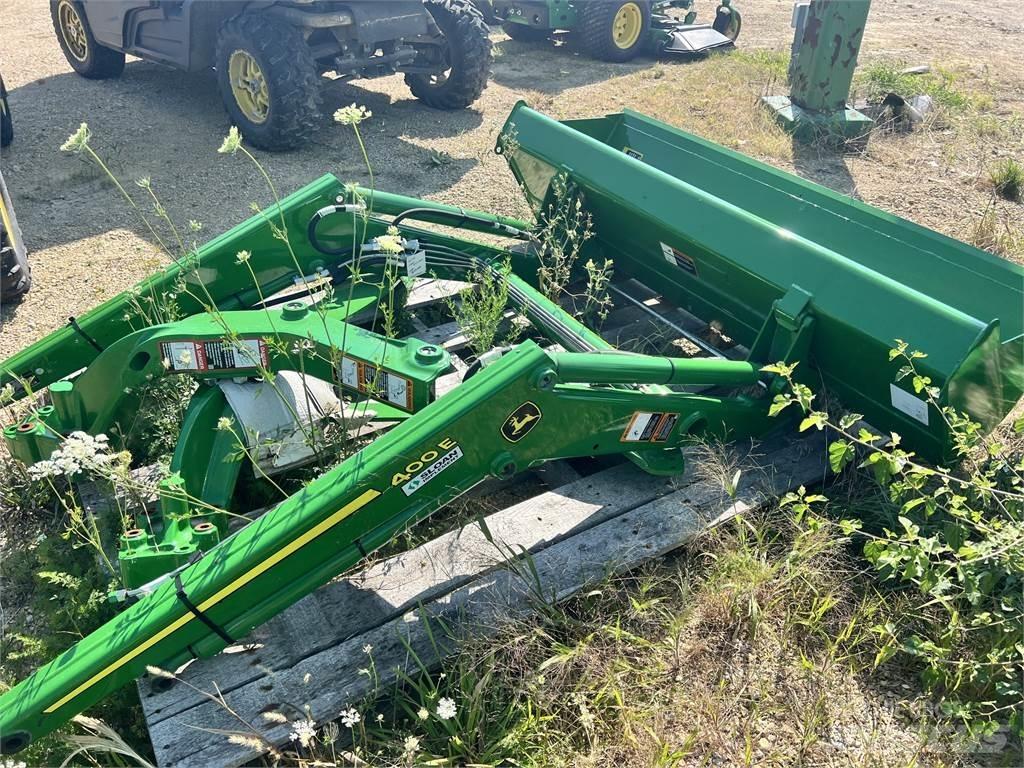 John Deere 400E Трактори