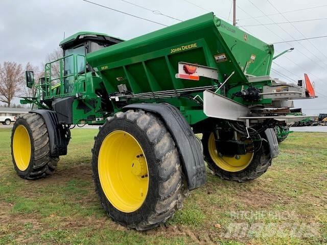 John Deere 400R Причіпні обприскувачі